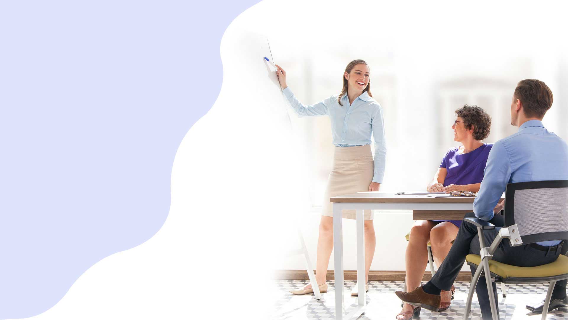 Gemeinsame Programmierprojekte und Diskussionen im Kurs bei Travqoralinxpkw